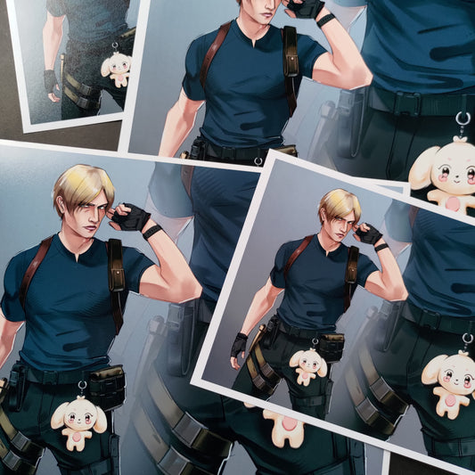 "TACTICAL HETMONGI" Leon Kennedy - Art Prints